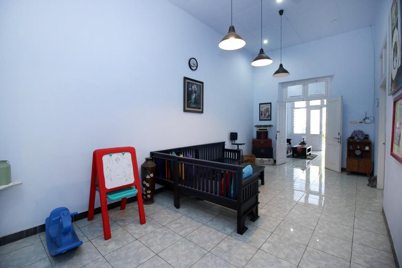 Reddoorz Near Stasiun Lawang Hotel Exterior foto