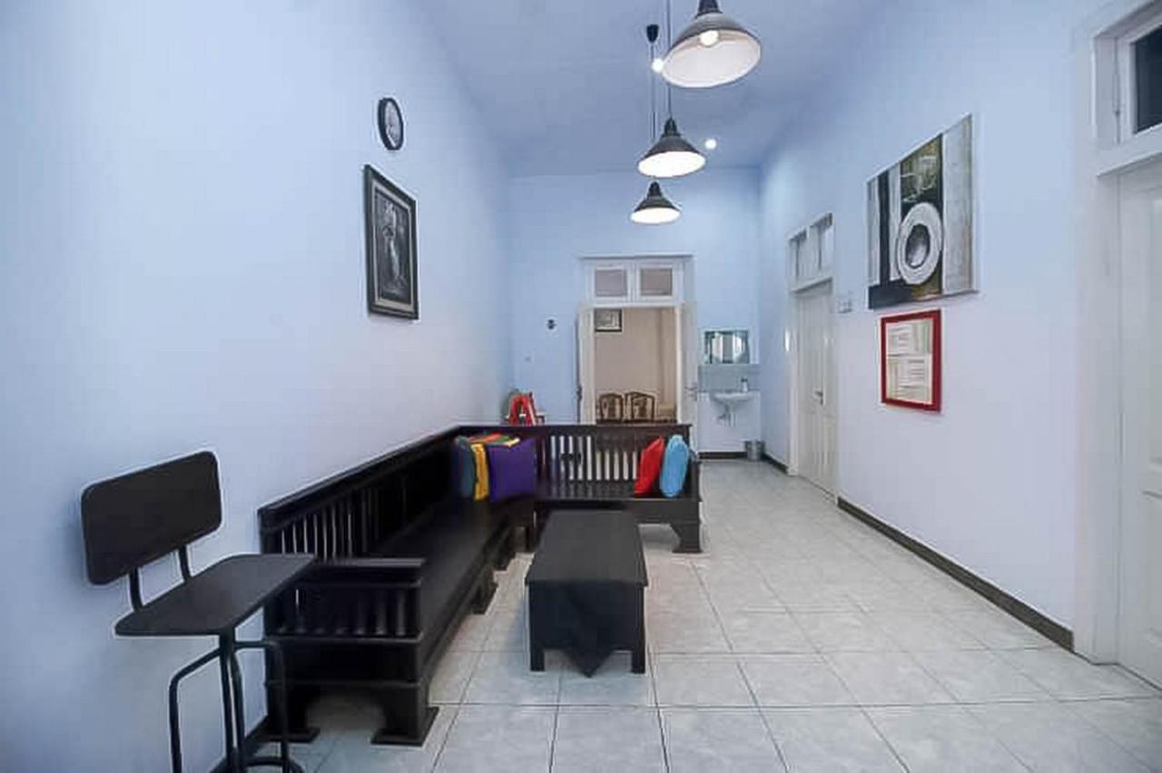 Reddoorz Near Stasiun Lawang Hotel Exterior foto
